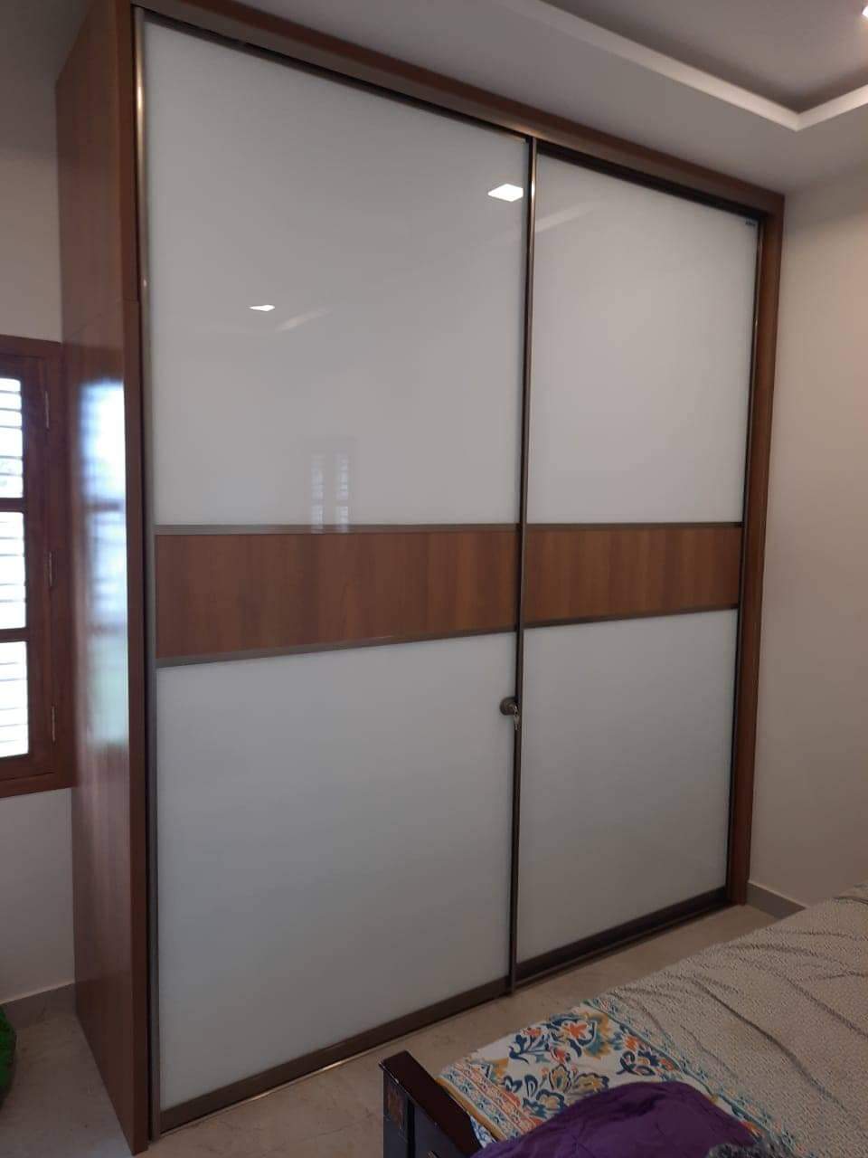 lacquer-glass-wardrobe-dealers-manufacturers-in-gurgaon-gurugram-india-top-dealers-manufacturers-in-gurgaon